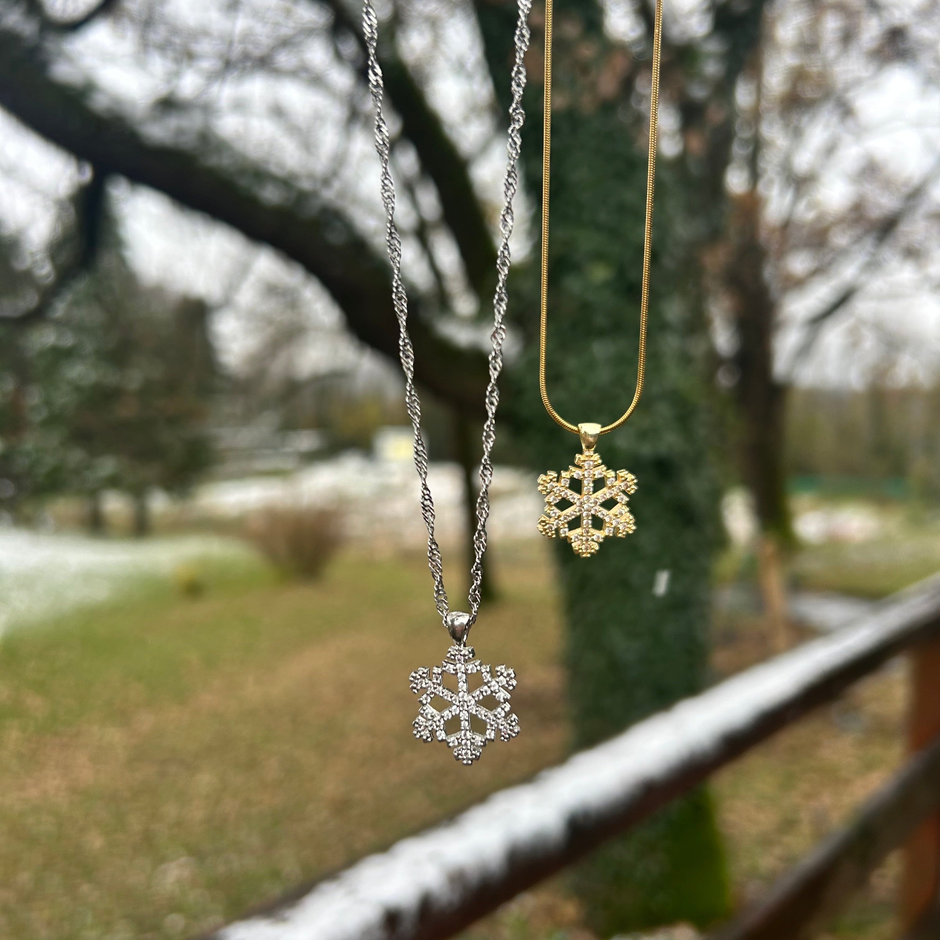 Collana in Acciaio con Ciondolo Fiocco di Neve e Cristalli