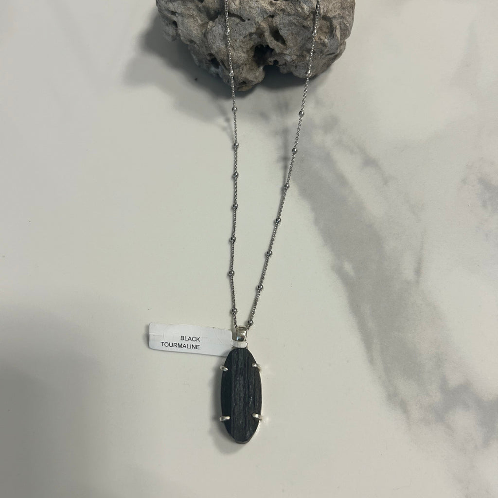 Collana in argento con ciondolo pietra Tormalina