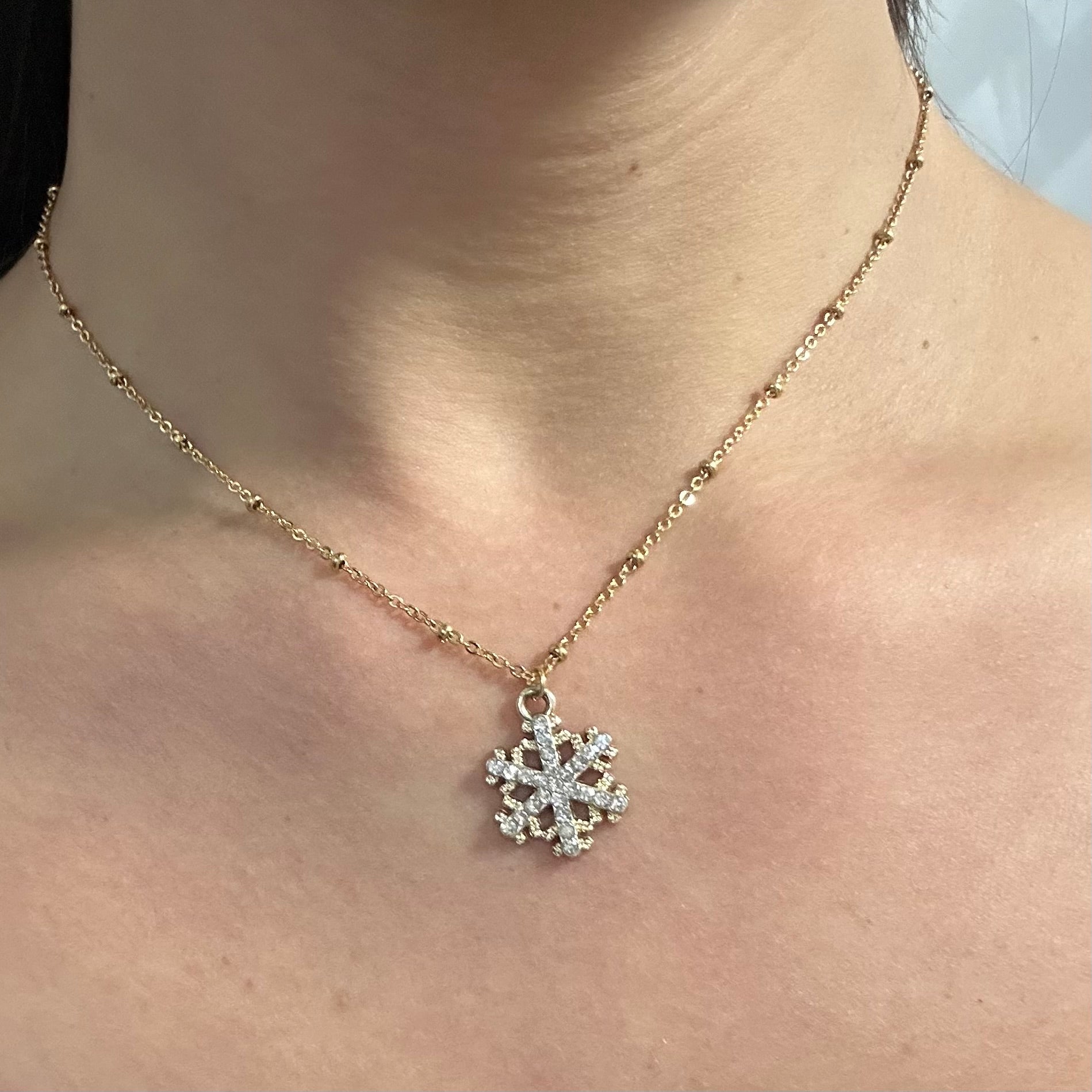 Collana in Acciaio con Ciondolo Fiocco di Neve e Cristalli