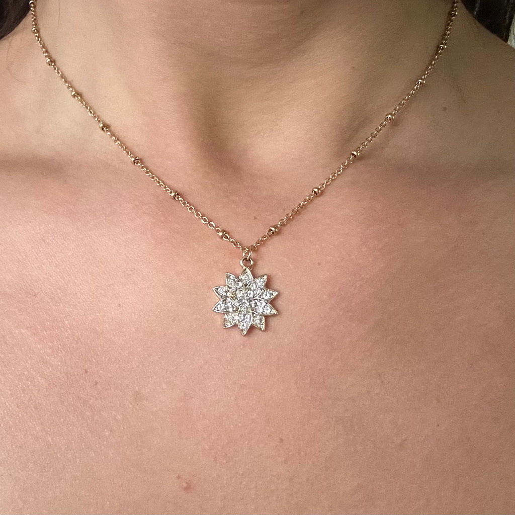 Collana in Acciaio con Ciondolo Fiocco di Neve e Cristalli