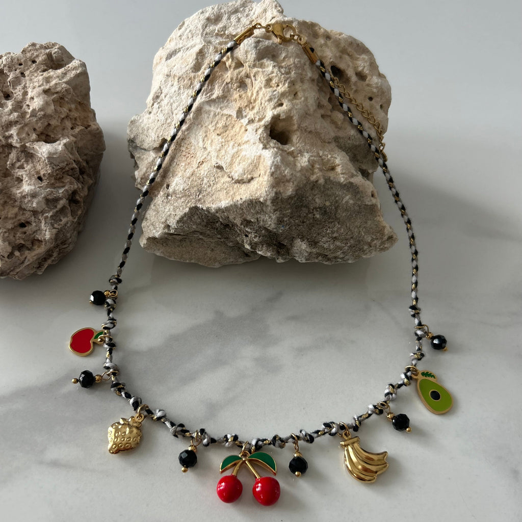 Collana colorata con charms