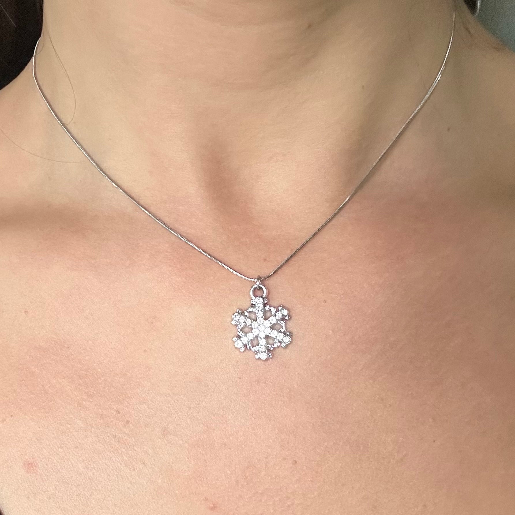 Collana in Acciaio con Ciondolo Fiocco di Neve e Cristalli