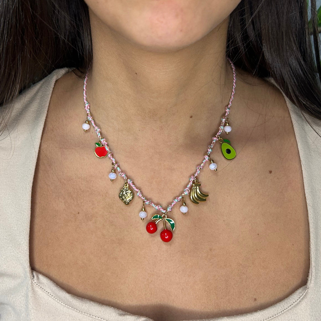 Collana colorata con charms