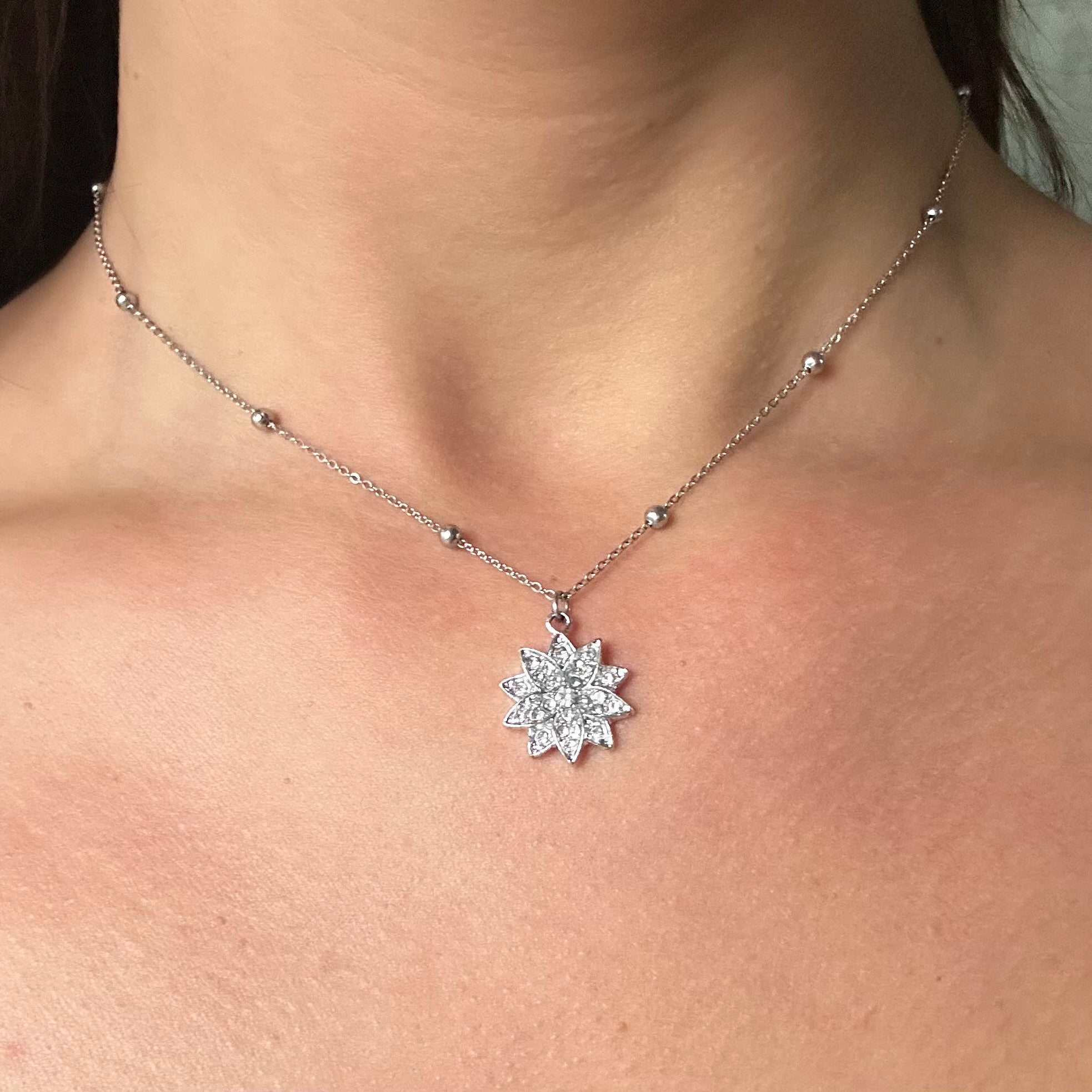 Collana in Acciaio con Ciondolo Fiocco di Neve e Cristalli