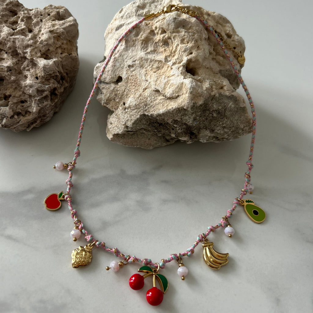 Collana colorata con charms