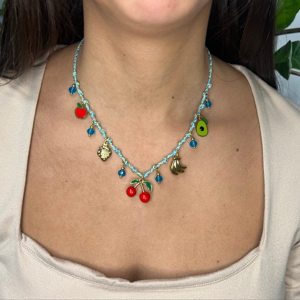 Collana colorata con charms